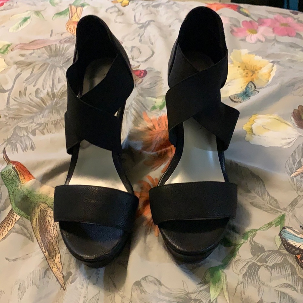 11 Chinese Laundry wedges